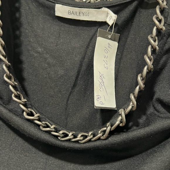 Bailey 44 xs Chain cold shoulder top NWT - Picture 3 of 3
